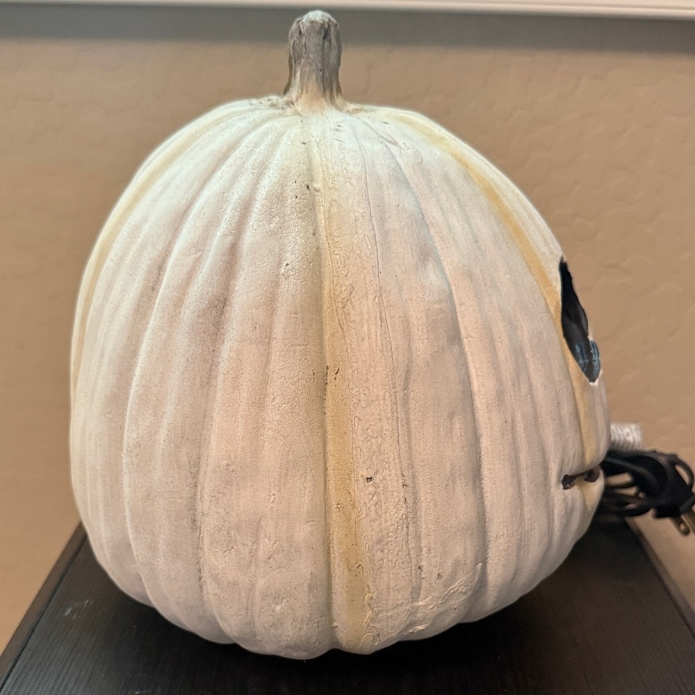 White Pumpkin Halloween Decor - Picture 6 of 12